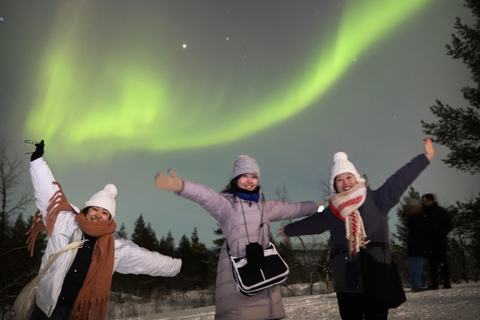 Saariselkä,Kakslauttanen: Aurora Hunting & Photography Tour. Private Aurora Hunting & Photography Tour By Minivan