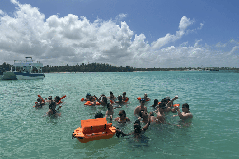 Punta Cana : Fête en bateau avec plongée en apnée et arrêt en piscine naturelle