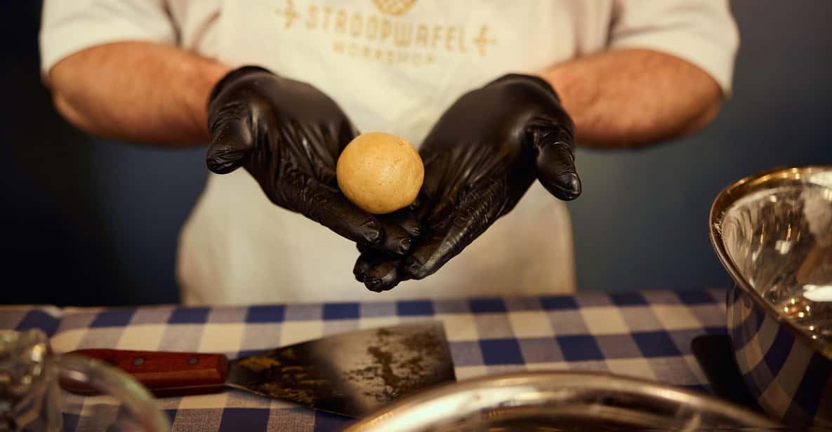 Afbeelding 2 van Amsterdam: Workshop stroopwafels maken