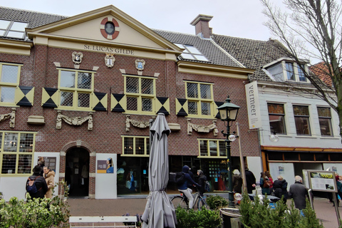 Delft: Guided Walking Tour with a Local
