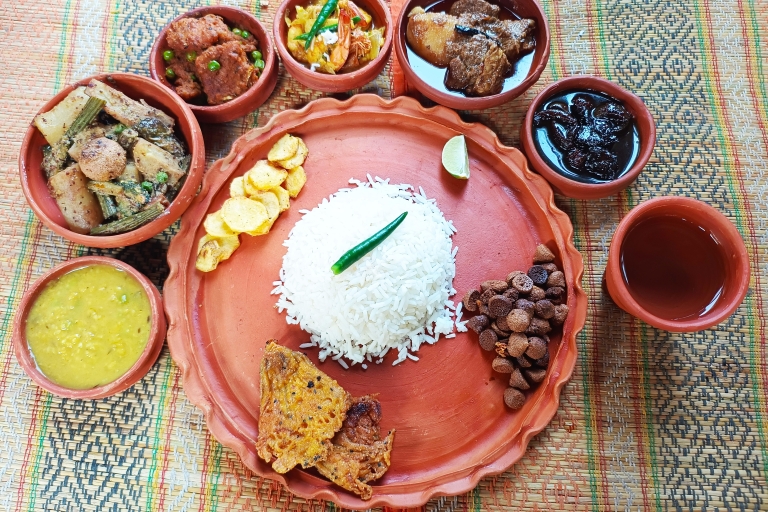 Authentic Bengali Lunch at a Heritage North Calcutta House!