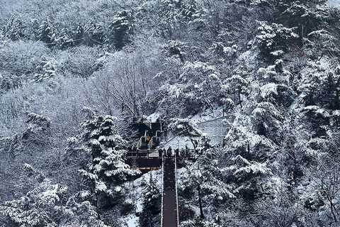 Gamaksan & IceWall Cafe & Eunpyeong HanokVillage & Jingwansa Depart from Hongik Univ. Station Exit 3