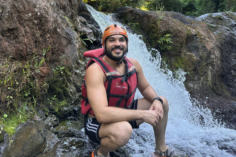 Foz do Iguaçu: Tour de cascadas por sendero únicoFoz do Iguaçu: Tour por la ruta de las cascadas