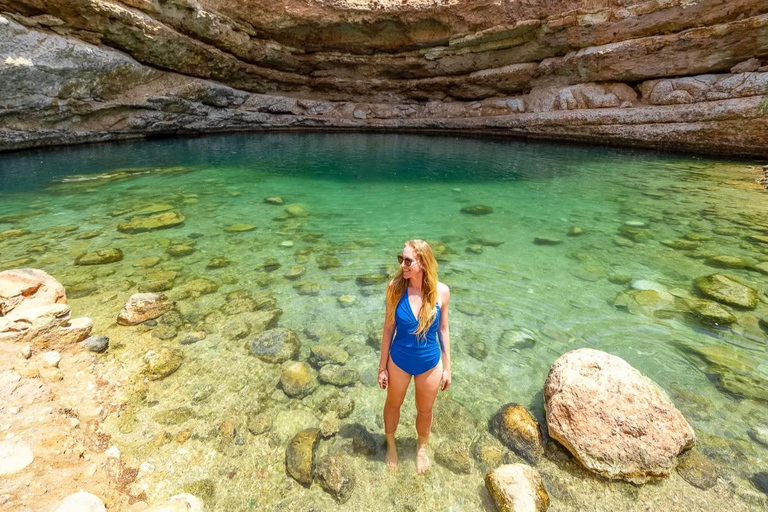 Muscat: Fins View, Wadi Jahal & Bimmah Tour