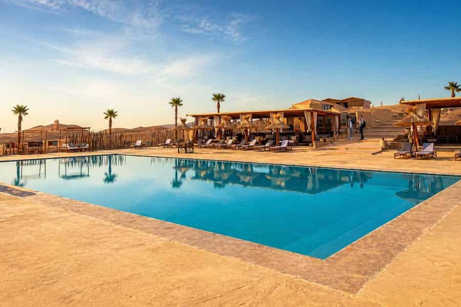 Luxus-Agafay-Wüste: Quad, Kamel, Pool, Abendessen & Show. Foto: GetYourGuide
