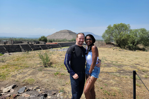 Teotihuacan tour+ontbijt in grot+ophaalservice van CDMX