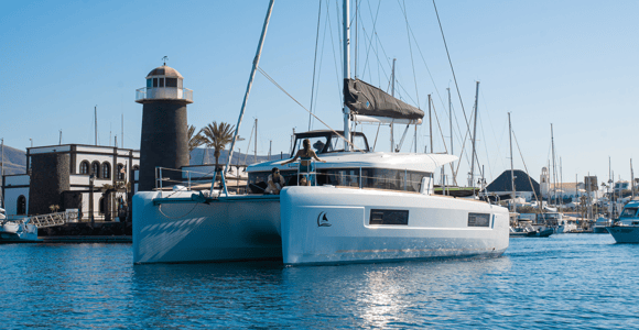 Lanzarote,Playa Blanca,Paseo Barco privado en Catamaran ,salidas de 4 horas