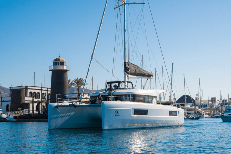 Lanzarote: Private Catamaran to Papagayo from Playa Blanca — 4 Hours Lanzarote: Cruise tour along the Papagayo Coast with Snacks & Activities