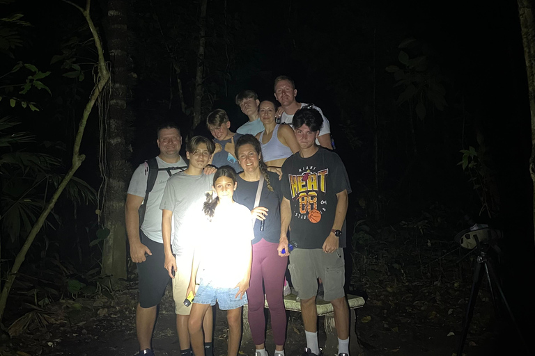 Manuel Antonio: Night tour with a naturalist guide. Night tour with a naturalist guide (transportation included)