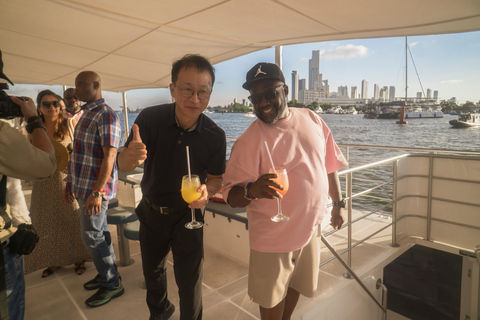 Cartagena: Sunset on Cartagena Bay aboard the Flamante Catamaran Cartagena: Sunset over Cartagena Bay aboard the Flamante Catamaran
