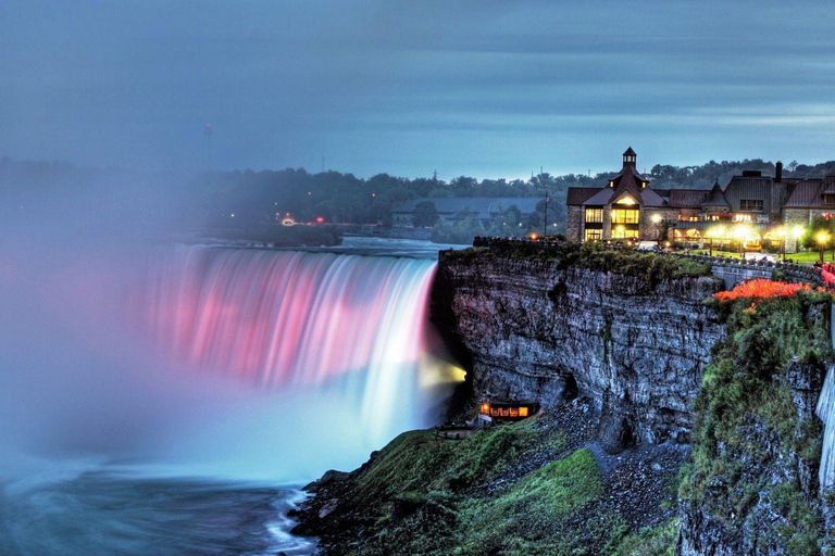 Toronto: Niagara Falls Evening Tour with Fireworks Tour + Boat Cruise (Journey Behind the Falls during winter)