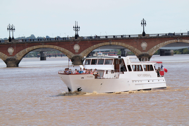 Croisière apéritive guidée " Vin et Canelé ".Bordeaux : Croisière apéritive guidée " Vin et Canelé "