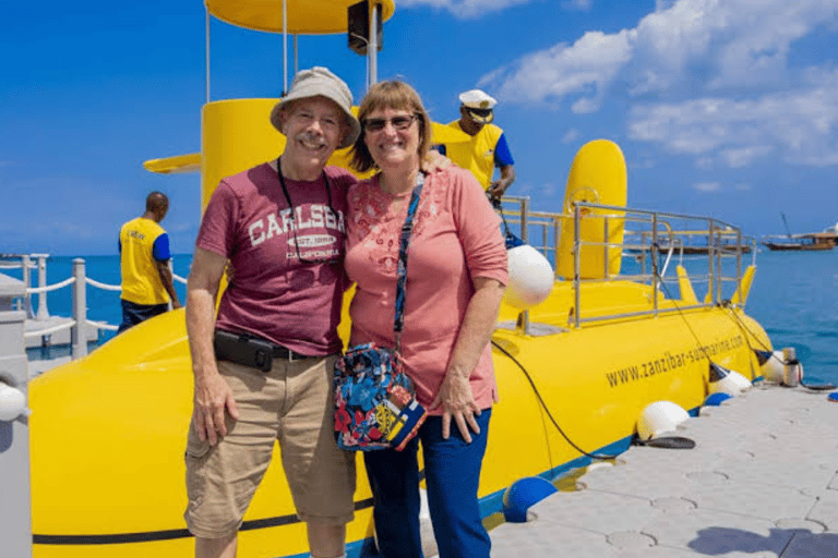 Zanzibar: tour in semisommergibile con vista subacqueaZanzibar: tour in semi-sottomarino con vista subacquea