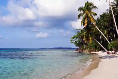 FROM SEMARANG : KARIMUNJAWA ISLAND TOUR
