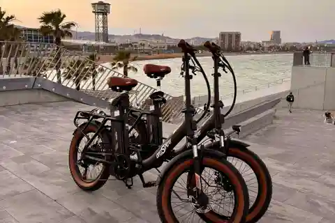 Barcelona: Explore the City with Eco-Friendly E-Bike Rentals
