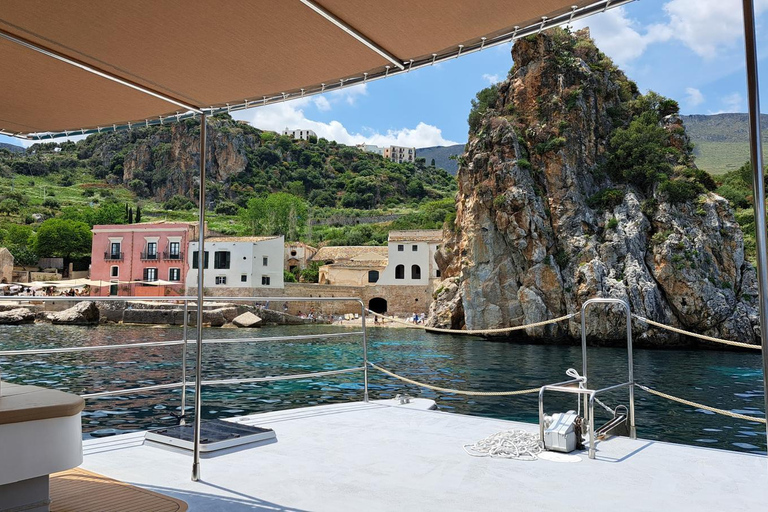 Castellammare: Catamaran Tour – Scopello Caves and Zingaro Nature Reserve Catamaran Tour: Caves, Scopello and Zingaro Nature Reserve