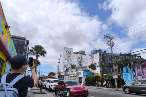 Miami: Private tour in a convertible Mustang in French