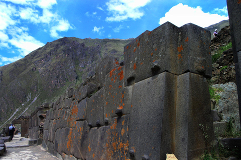 Private Transport: Ollantaytambo Train Station to Cusco