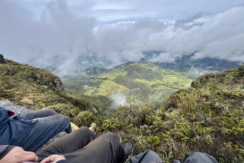 The Route of Water and Mist: Páramo Trek in Cruz Verde