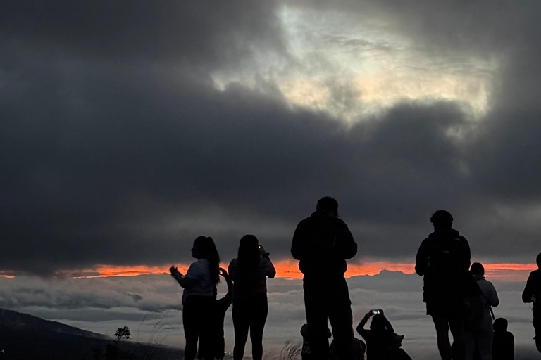 Santa Ana: wędrówka po wulkanie San Marcelino z lokalnym przewodnikiem.