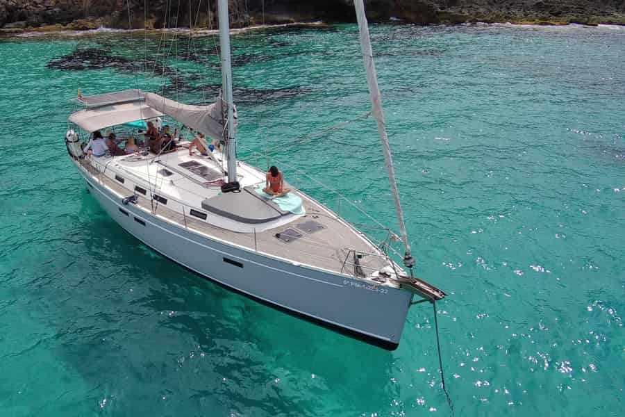 BUCHT VON PALMA: 4 STUNDEN PRIVATE TOUR MIT DEM SEGELBOOT. Foto: GetYourGuide