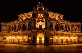 Dresden: Stadtführung & Opernaufführung Semperoper Don Carlo