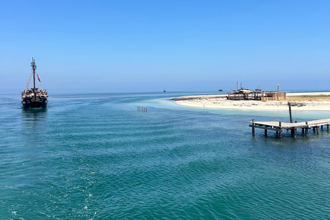 Djerba: Pirate boat Cruise to the flamingo island with lunch