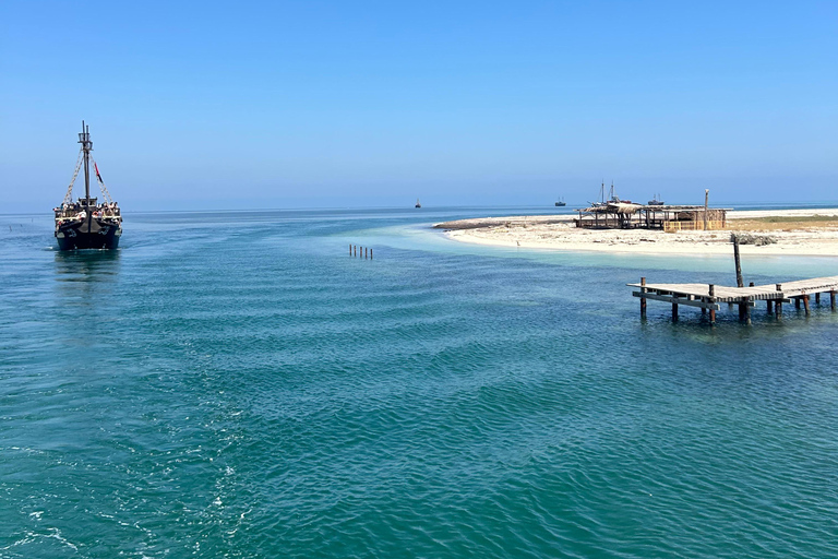 Djerba: Pirate boat Cruise to the flamingo island with lunch