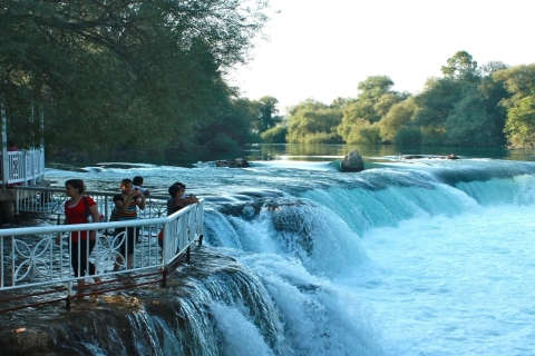 Alanya/Side: Wycieczka łodzią po rzece i wodospadzie Manavgat oraz BazarZ Alanyi, Belek lub Antalyi