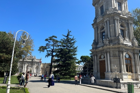Istanbul : Visite guidée du Palais de Dolmabahce avec billets d'entréeVisite de groupe en anglais