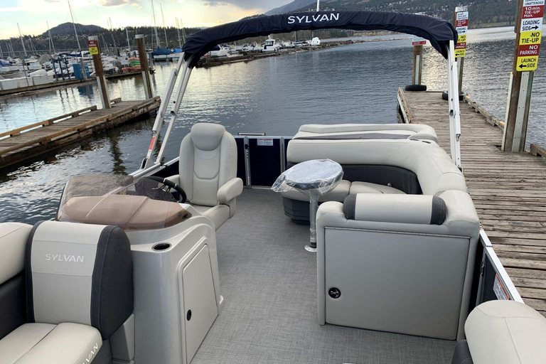 Kelowna: Sylvan Mirage Cruise Pontoon for rent