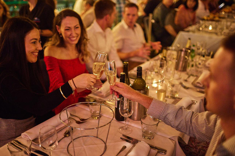 Port de Sydney : Croisière cabaret avec dîner à 3 plats