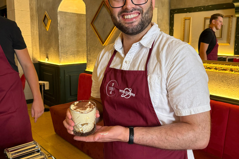 Segredos napolitanos: aula de massa e tiramisù para amantes da gastronomiaSegredos Napolitanos: Aula de Massa e Tiramisù para quem curte comida