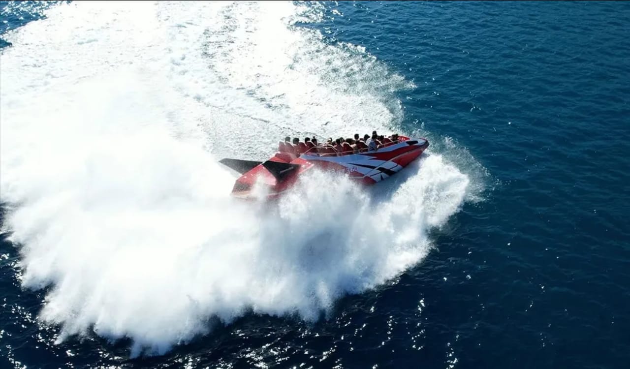 Kefalonia: Aufregende Jetboot-Fahrt und Schwimmen am Strand von Koutsoupia