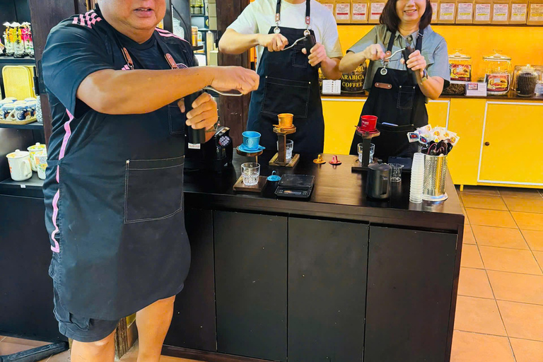 Hoi An Coffee Making Class & Roasting Process