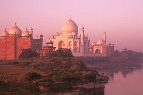 Von Jaipur aus: Private Agra Sonnenaufgangstour mit Guide und Taxi