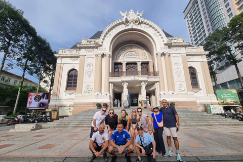 Ho Chi Minh City: Downtown Walking Tour with Local Join-group tour