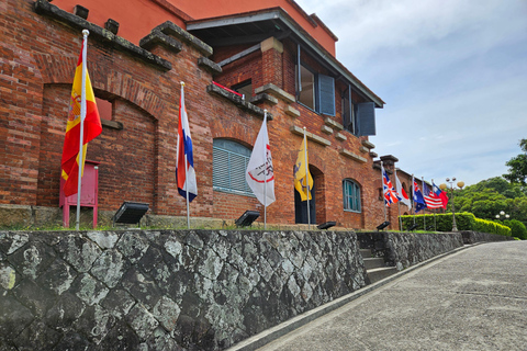 Tamsui: Historic Landmarks and Riverside Morning Tour Small-Group Tour Only