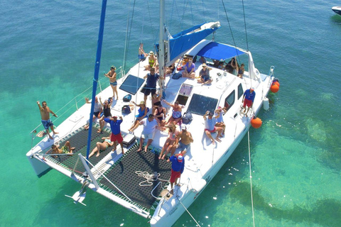 Isla Mujeres: Passeio de catamarã com snorkel, bufê e bebidasExcursão saindo de Cancún