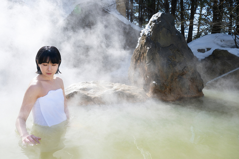 سابورو: جولة في حديقة أساهياما للحيوانات والبركة الزرقاء والينبوع الساخنالطريق C - 7:30 من الفندق/الم