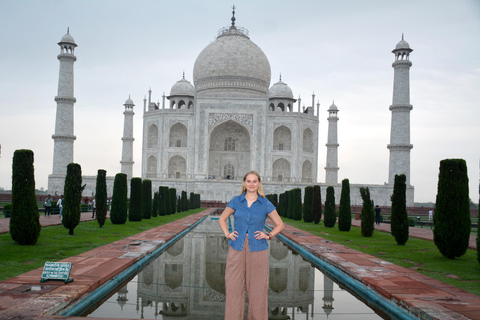 From Bangalore: Private 2Day Taj Mahal & Agra Tour by Flight