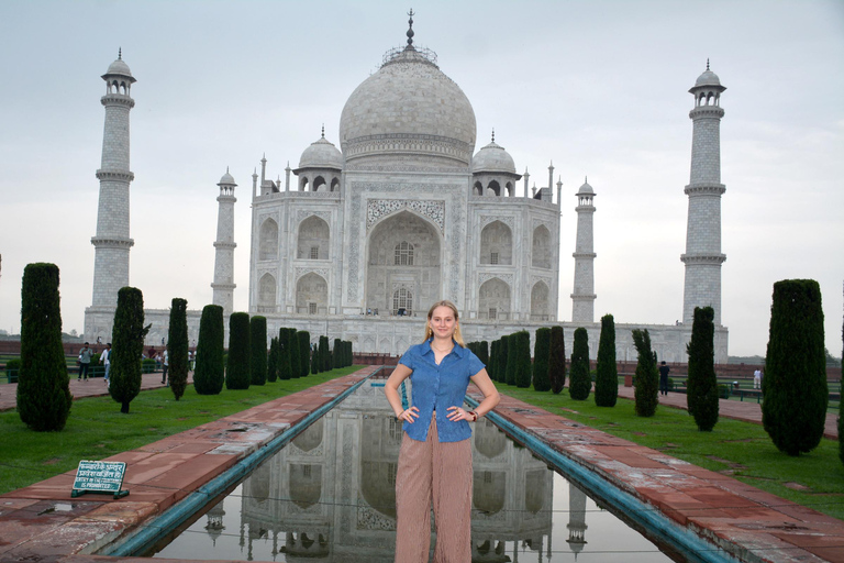 From Bangalore: Private 2Day Taj Mahal & Agra Tour by Flight