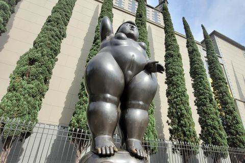 « Medellín dévoilée » Comuna 13, Plaza Botero et téléphérique« Medellín dévoilée » : Comuna 13, Plaza Botero et téléphérique