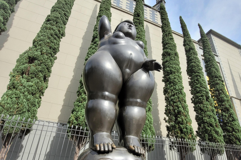 « Medellín dévoilée » Comuna 13, Plaza Botero et téléphérique« Medellín dévoilée » : Comuna 13, Plaza Botero et téléphérique