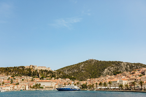 Split: hele dag per catamaran naar Hvar en Pakleni-eilanden