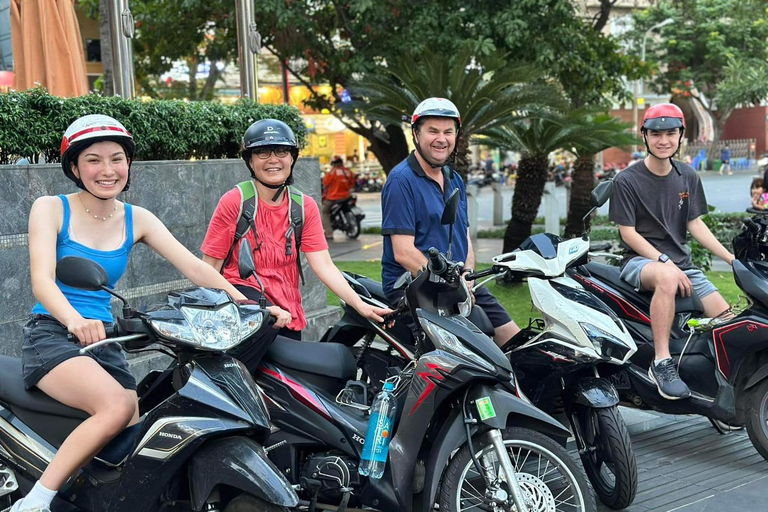 Da Nang: City Exploration And Local Food Tour