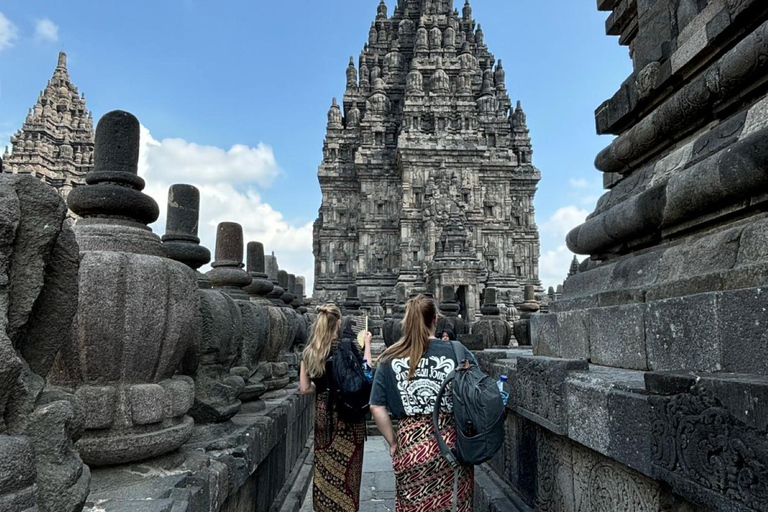 Subida a Borobudur, visita a Prambanan e Ballet Ramayana