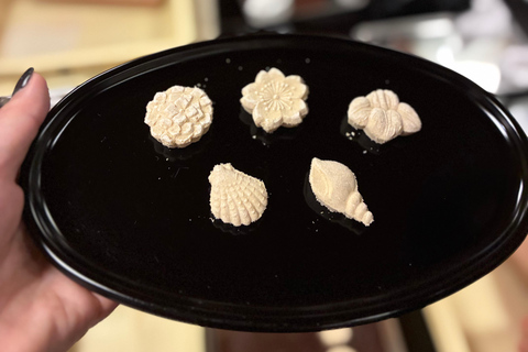 Kanazawa Wagashi Making, Kaiseki, Geisha & Samurai All Tour