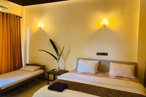 Unawatuna: 4-Day Stay with Yoga, Kayaking, and Jewelry