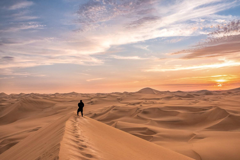 Från Ica: Sandboarding i Ica-öknen vid solnedgången